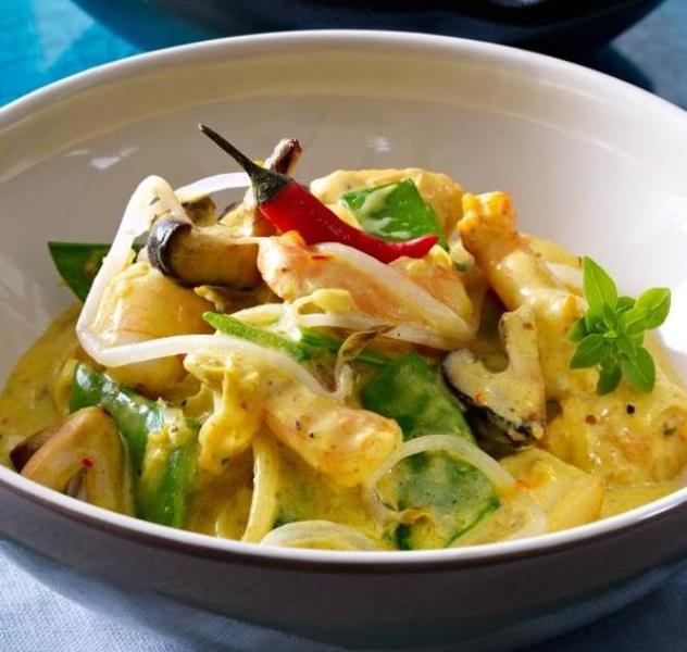 Curry mit Huhn und Garnelen | Beauty.at