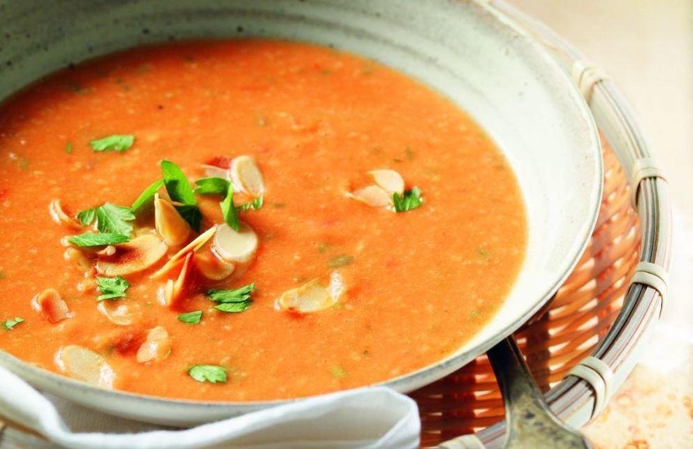 Knoblauchsuppe mit Mandelblätter