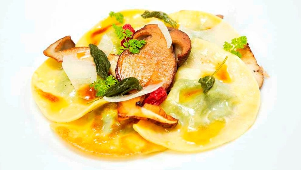 Ravioli mit Frischkäse und Steinpilzen Ravioli mit Frischkäse und Steinpilzen