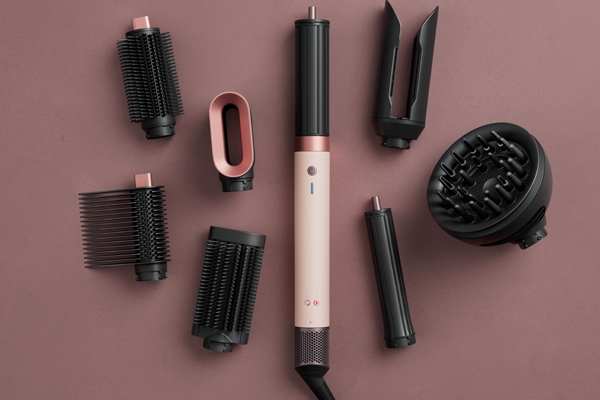 Warum das neue Dyson Hairstyling-Tool in Sommer-Must-Have ist Warum das neue Dyson Hairstyling-Tool in Sommer-Must-Have ist