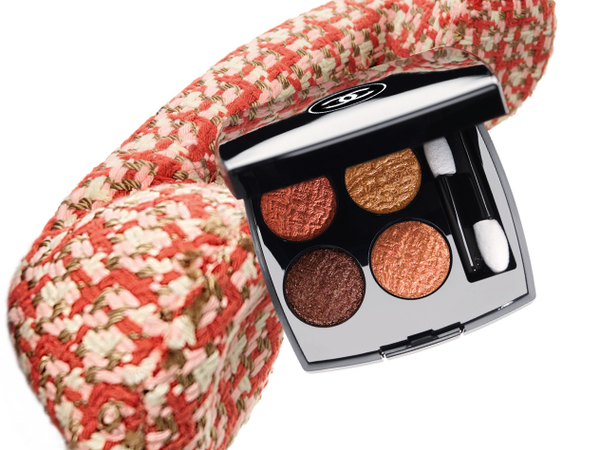 Dress your eyes in Tweed - Chanel Eye Collection 2022