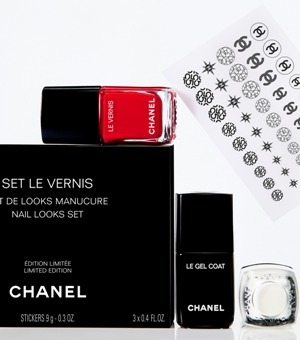 Le Vernis Set mit Chanel Emblemen