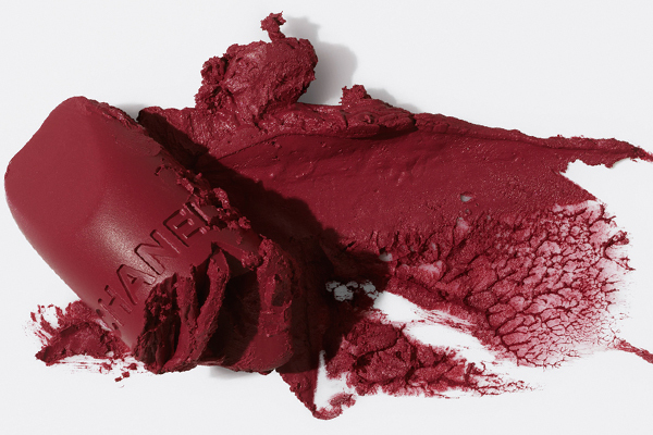 Rouge Allure Velvet - Ultrafeine und hochkonzentrierte Pigmente sorgen für ein einheitliches und langanhaltendes Make-up-Ergebnis