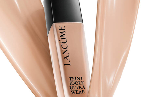Teint Idôle Ultra Wear Foundation kombiniert Flexibilität, lange Haltbarkeit und Pflege