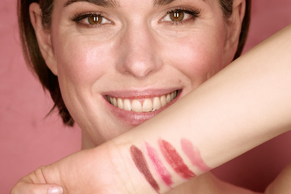 Profitipp: Lippenstift-Farbe immer direkt auf der Haut ausprobieren