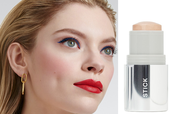 Der Begriff "Vampire Skin" ist ein absoluter TikTok-Trend. Unter Visagisten ist dieser Look besser bekannt als Glass Pale Skin Der Begriff "Vampire Skin" ist ein absoluter TikTok-Trend. Unter Visagisten ist dieser Look besser bekannt als Glass Pale Skin