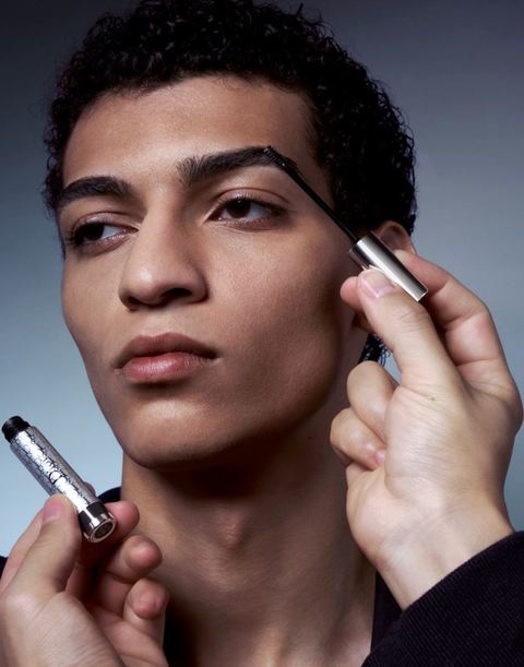 Für den finalen Touch sorgt Dior Backstage Flash Perfector Concealer.