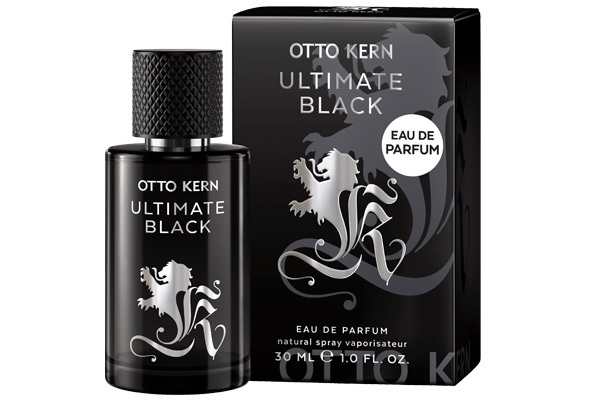 Otto Kern Ultimate Black ist eine unvorhersehbar spannende Komposition, die mit einem vibrierend frischen und exotischen Duftauftakt aus Zimt und rosa Pfefferbeeren eröffnet