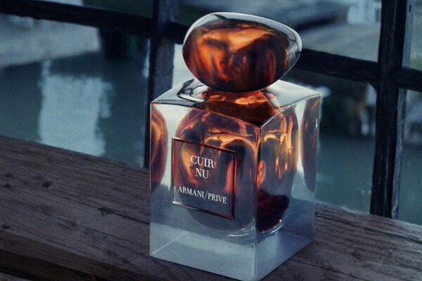 Armani Privé Cuir Nu - Edition Murano: Ein Duft wie ein Sammlerstück. Ein Flakon wie ein Gedicht aus Glas.