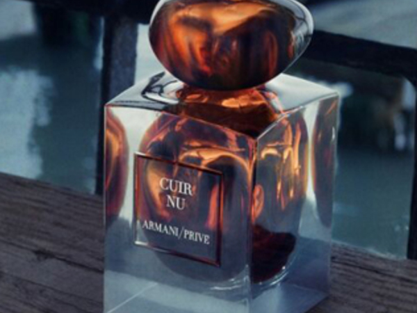 Armani Privé Cuir Nu - Edition Murano: Ein Duft wie ein Sammlerstück. Ein Flakon wie ein Gedicht aus Glas.