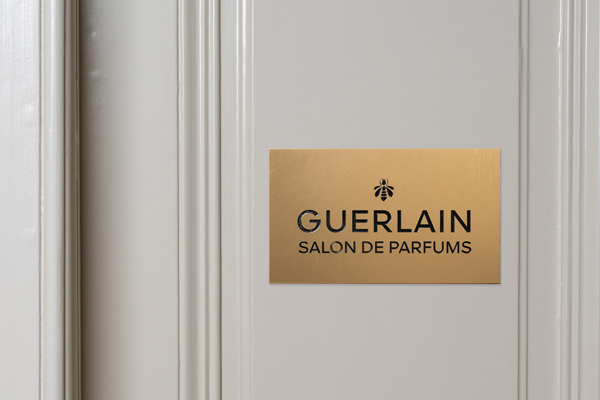 Guerlain, das legendäre französische Parfumhaus mit fast 200 Jahren Geschichte, etabliert in Wien erstmals einen SALON DE PARFUMS