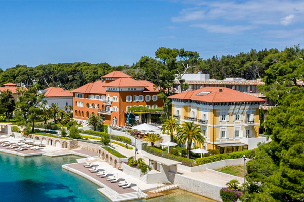 Boutique Hotel Alhambra in der Bucht von Cikat