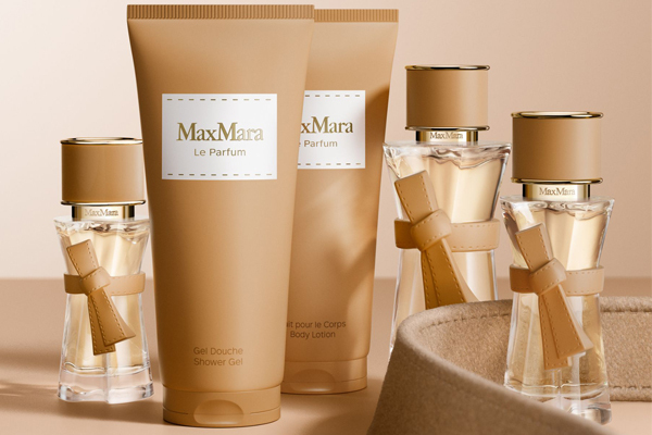 LE PARFUM ist vegan zertifiziert, besteht zu 90% aus Inhaltsstoffen natürlichen Ursprungs und ist in nachfüllbaren Flakons erhältlich.
