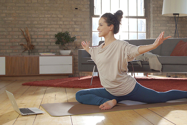 Das  Online-Yoga-Studio bringt Bewegung, Entspannung und Fokus in den Alltag