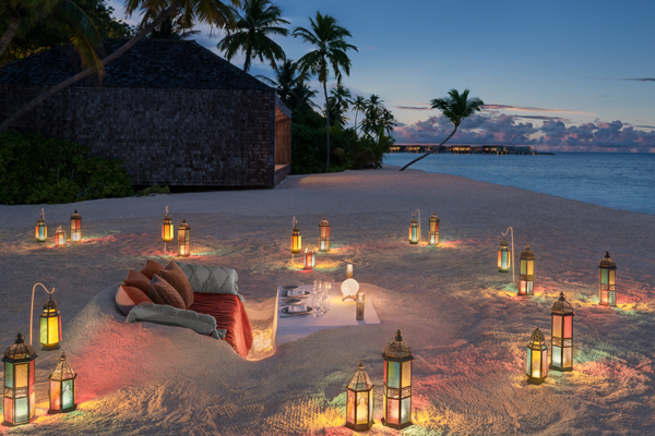 Auf der Suche nach dem idyllischsten Reiseziel der Welt steht das St. Regis Maldives Vommuli Resort auf den Malediven&nbsp;ganz oben auf der Wunschliste