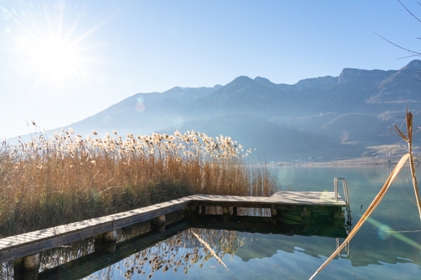 Bedingt durch die Nähe zum Kalterer See, spielt das Element Wasser auch im Spa-Bereich des SEELEITEN eine maßgebliche Rolle