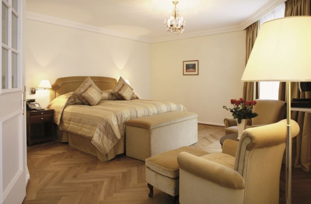 Junior Suite Rivage - Badrutt's Palace Hotel Junior Suite Rivage - Badrutt's Palace Hotel