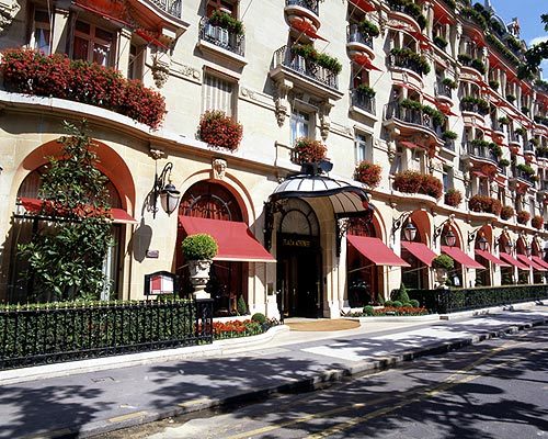 Hotel Plaza Athénée in Paris