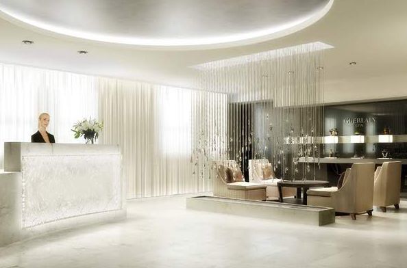 Rezeption des Guerlain Spa im Waldorf Astoria