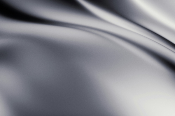Wie der Mond das Licht reflektiert, so bringt Silber das innere Leuchten der Haut hervor