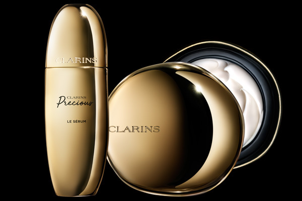 Le Serum Lift festigt und glättet die Haut Le Serum Lift festigt und glättet die Haut
