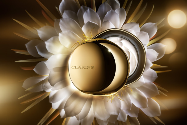Clarins Precious - Neutralisiert die Spuren der Zeit Clarins Precious - Neutralisiert die Spuren der Zeit