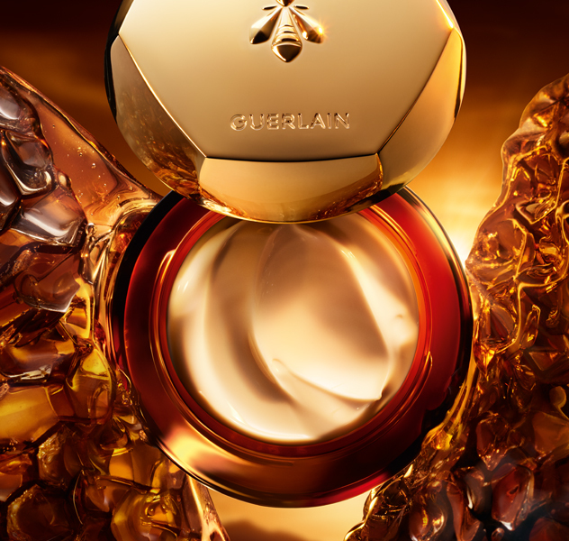 Abeille Royale Night-Taping Treatment übersetzt den Face-Taping-Trend in eine luxuriöse Nachtpflege