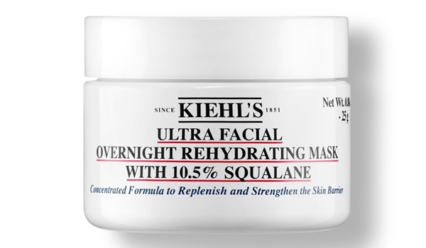 Kiehls Ultra Facial Overnight Rehydrating Mask besitzt die gleiche Feuchtigkeitskraft wie die Ultra Facial Cream und  ist eine Mehrzweckmaske, die hilft, die Hautbarriere wiederherzustellen 