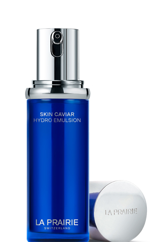 Die Skin Caviar Hydro Emulsion stärkt gezielt die epidermale Struktur, fördert die hauteigene Hyaluronsäureproduktion und verbessert die Widerstandskraft der Hautbarriere. 