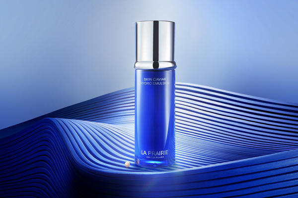 Die Skin Caviar Hydro Emulsion von La Prairie ist eine federleichte, seidige Feuchtigkeitsemulsion mit hochwirksamen Kaviar-Wirkstoffen Die Skin Caviar Hydro Emulsion von La Prairie ist eine federleichte, seidige Feuchtigkeitsemulsion mit hochwirksamen Kaviar-Wirkstoffen
