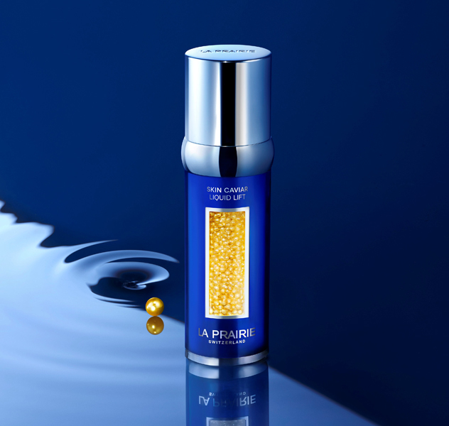 Das Skin Caviar Liquid Lift von La Prairie ist ein luxuriöses Anti-Aging-Serum, das auf die straffende und festigende Wirkung von Kaviarextrakt setzt