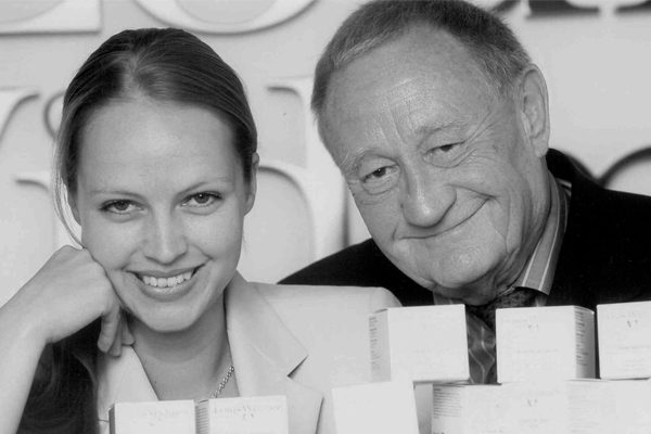 Annemarie Widmer mit ihrem Vater, Louis Max Widmer