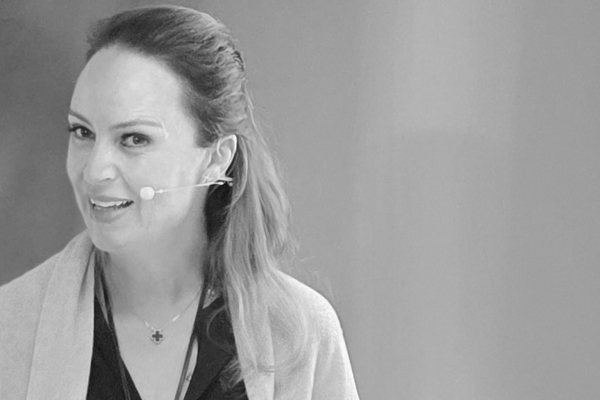 Annemarie Widmer präsentiert die neue Linie nutriderm in Wien