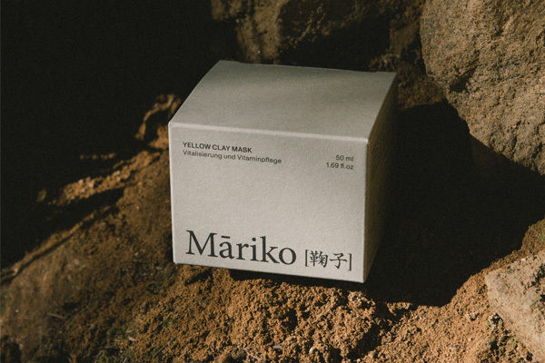 Die Yellow Clay Mask enthält wichtige Vitamine und  vitalisiert die Haut