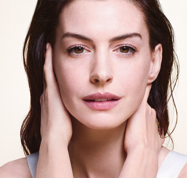 Gegen Kontur-Verlust wirkt das neue Shiseido Intensive SculptDefine Serum