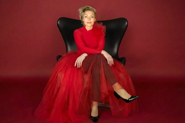 Svetlana Holzfeinds I AM WOMAN Club