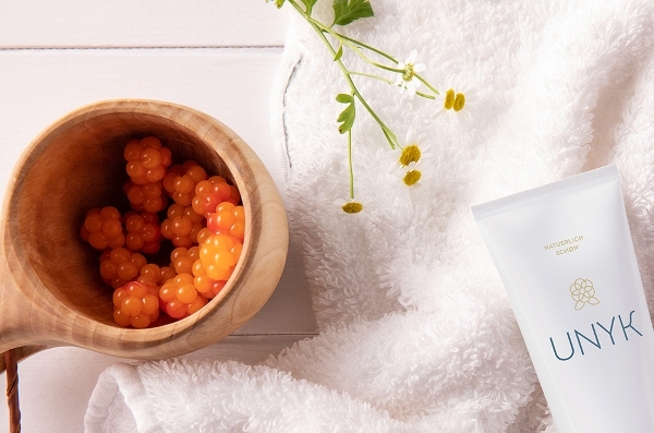 Unyk Naturkosmetik - Der Hauptwirkstoff ist die nordische Moltebeere Unyk Naturkosmetik - Der Hauptwirkstoff ist die nordische Moltebeere