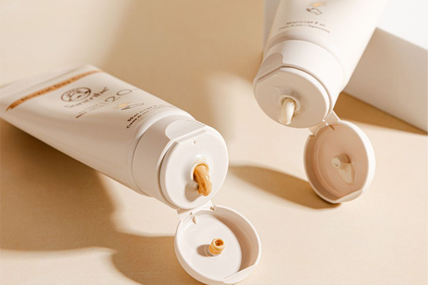 Suntribe Tagescreme mit SPF 20 schützt perfekt im Alltag