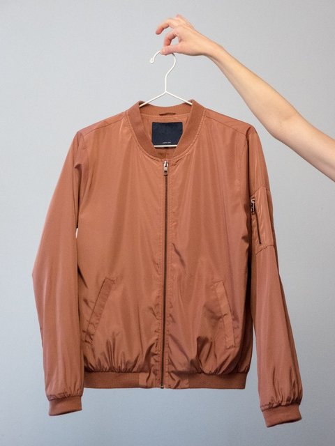 An der Bomberjacke kommt in diesem Herbst niemand vorbei. An der Bomberjacke kommt in diesem Herbst niemand vorbei.
