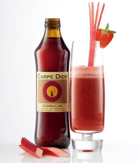 Strawberry Kiss mit wertvollem Kombucha Strawberry Kiss mit wertvollem Kombucha