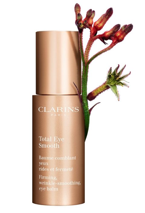 Total Eye Smooth ist die erfolgreiche Formel, um die Jugendlichkeit ihrer Augenpartie von Schläfe zu Schläfe zu bewahren. Total Eye Smooth ist die erfolgreiche Formel, um die Jugendlichkeit ihrer Augenpartie von Schläfe zu Schläfe zu bewahren.