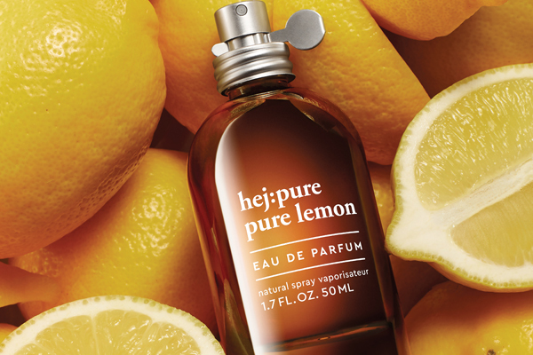 hej:pure  pure lemon ist ein transparenter, zitrisch-floraler Duft, so clean wie das Glitzern der Morgensonne auf einer tau-beschichteten weißen Zitrusblüte