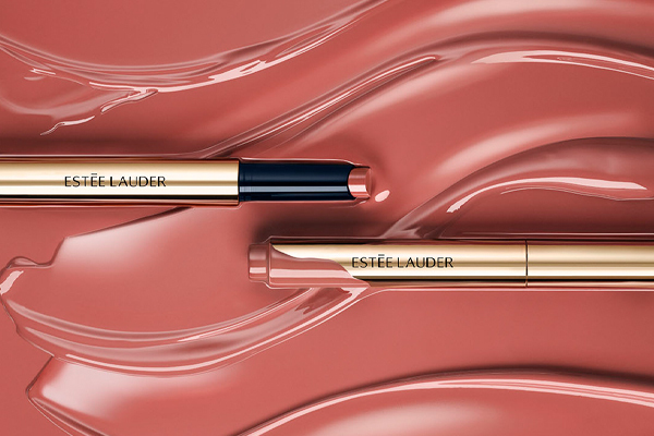 Der Click zum Lippen-Glück Gloss, Pflege und Plump-Effekt in einem