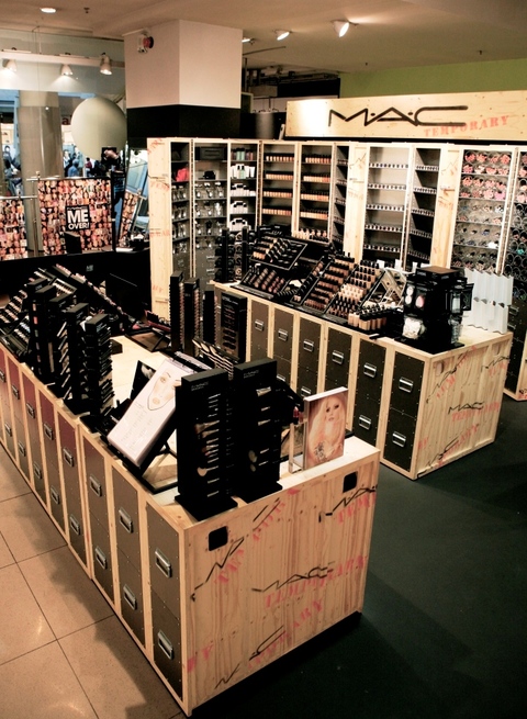 MAC Pop Up Store Wien MAC Pop Up Store Wien
