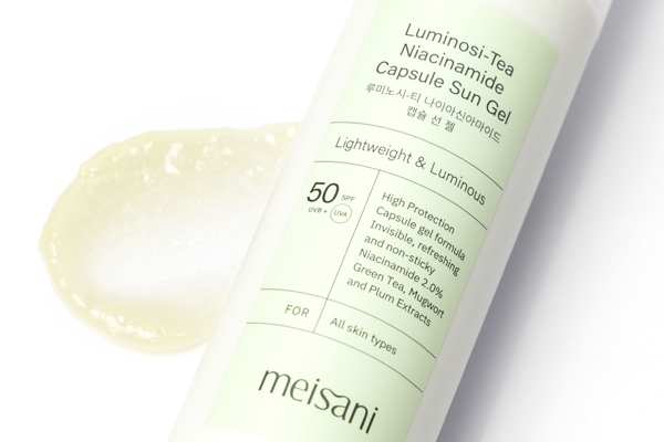 Luminosi-Tea Niacinamide Capsule Sun Gel SPF50 von Meisani