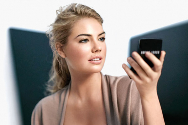 Der Makeup Trend des Strobings wurde von Bobbi Brown perfektioniert.
