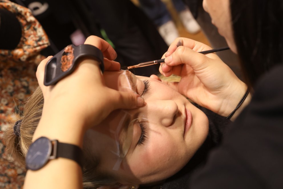 Salon Schernhorst mit Lash + Brow Bar Salon Schernhorst mit Lash + Brow Bar