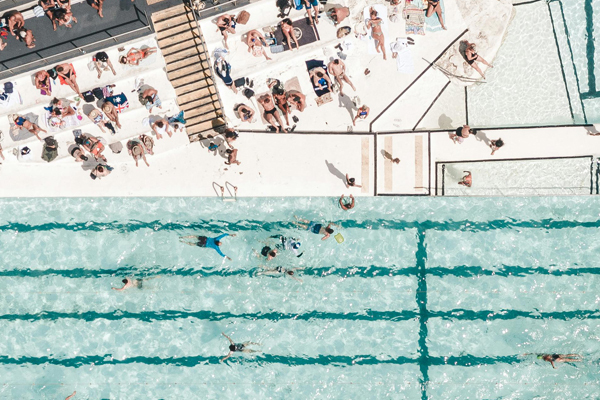 Die Do's & Don'ts im Schwimmbad Die Do's & Don'ts im Schwimmbad
