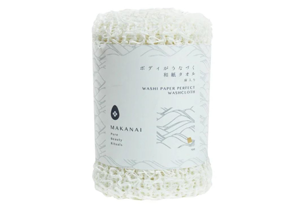 Die Makanai Washi Papers bestehen aus verwobenen Strängen von leichtem Washi Papier und werden beim Bad zum Reinigen der Haut verwendet