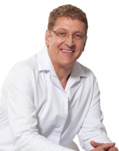Dr. Gys de Plessis Dr. Gys de Plessis